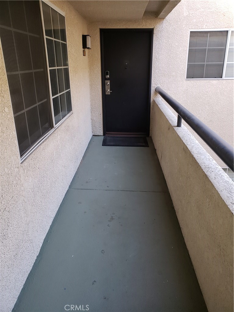 Photo for 5525 Canoga Avenue, 219, Woodland Hills, CA 91367 - Listing #SR-19278251 5525 Canoga Avenue, 219, Woodland Hills, CA 91367