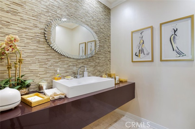 6 Bed Home for Sale in Calabasas, California