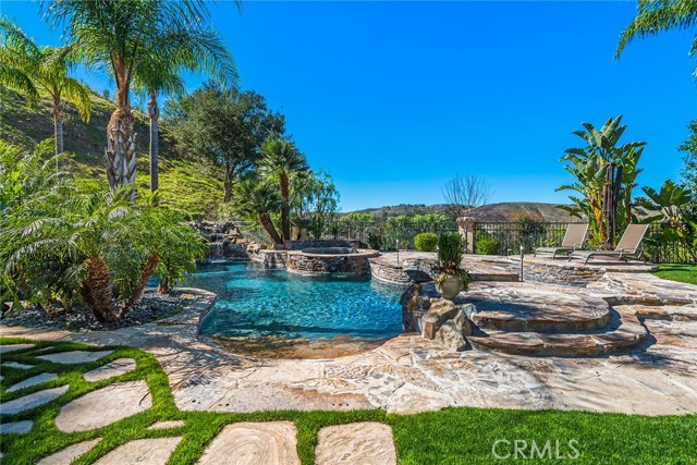 6 Bed Home for Sale in Calabasas, California