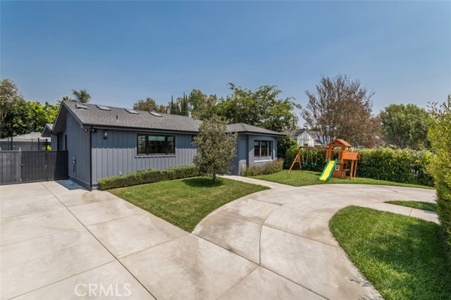 4 Bed Home for Sale in Studio City, California