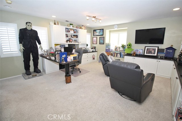 4 Bed Home for Sale in Saugus, California