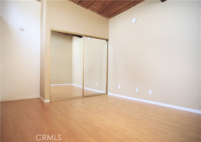 1 Bed Home for Sale in Encino, California