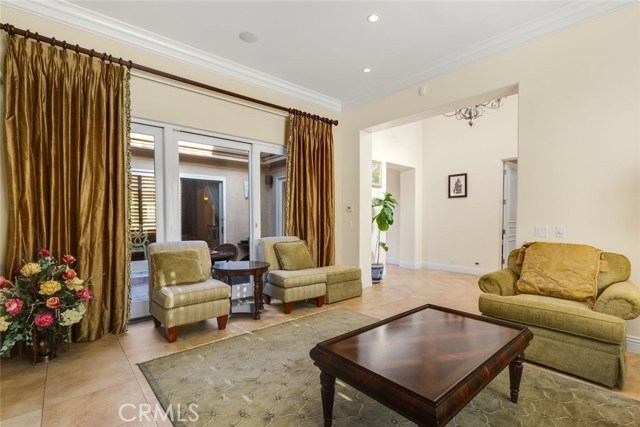 6 Bed Home for Sale in Sherman Oaks, California
