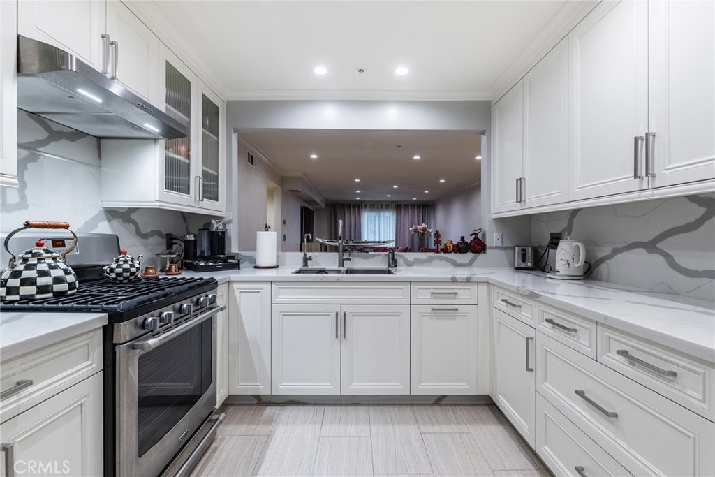 Photo for 1020 DAVIS Avenue, 105, Glendale, CA 91201 - Listing #SR-19270214 1020 DAVIS Avenue, 105, Glendale, CA 91201