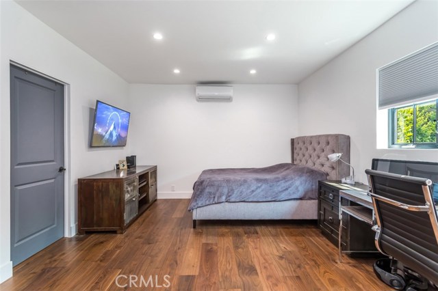 4 Bed Home for Sale in Studio City, California