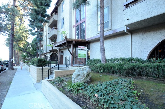 BUILDING ENTRANCE, GATED PARKING, AND LOCKED ENTRY. BUILDING ENTRANCE, GATED PARKING, AND LOCKED ENTRY.