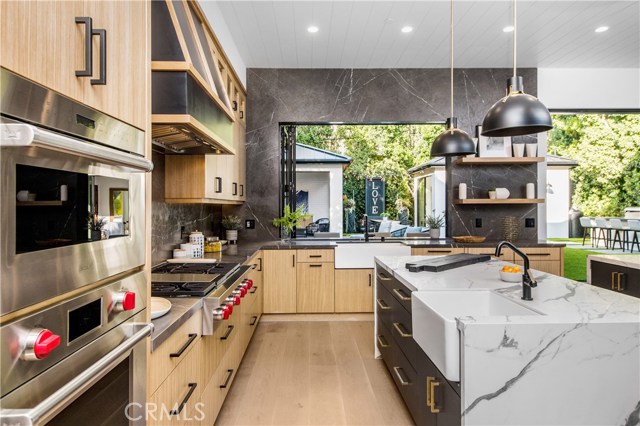 5 Bed Home for Sale in Studio City, California