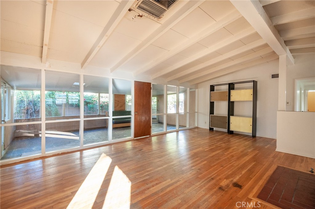 Photo for 9743 PALI Avenue, Tujunga, CA 91042 - Listing #SR-19267232 9743 PALI Avenue, Tujunga, CA 91042