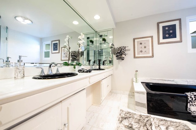 4 Bed Home for Sale in Encino, California