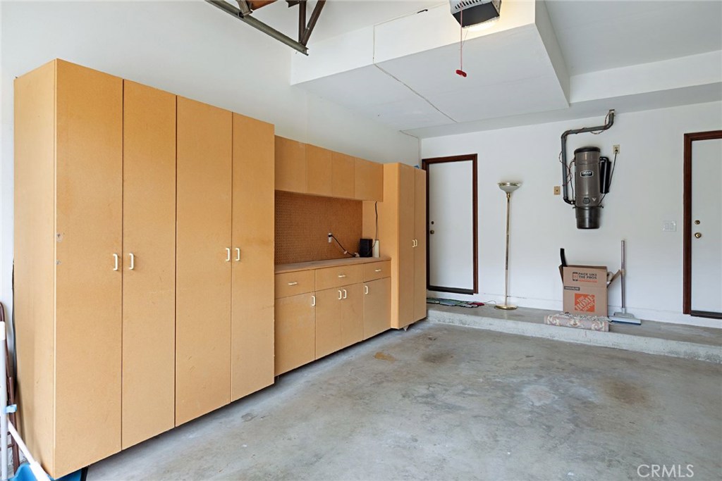 Photo for 6023 WOODLAND VIEW Drive, Woodland Hills, CA 91367 - Listing #SR-19096847 6023 WOODLAND VIEW Drive, Woodland Hills, CA 91367