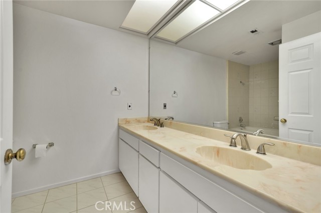 2 Bed Home for Sale in Sherman Oaks, California