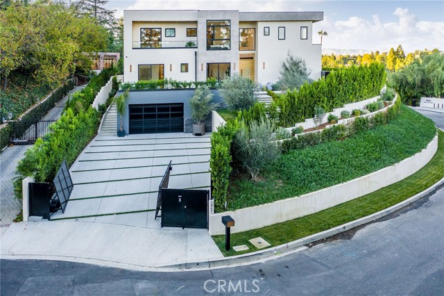 6 Bed Home for Sale in Encino, California