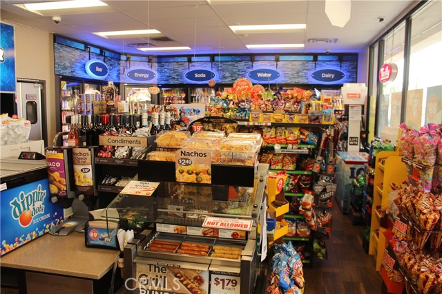 White, 93304, ,Commercial,For Sale,White,SR20204231