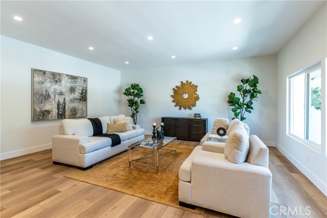 4 Bed Home for Sale in Encino, California