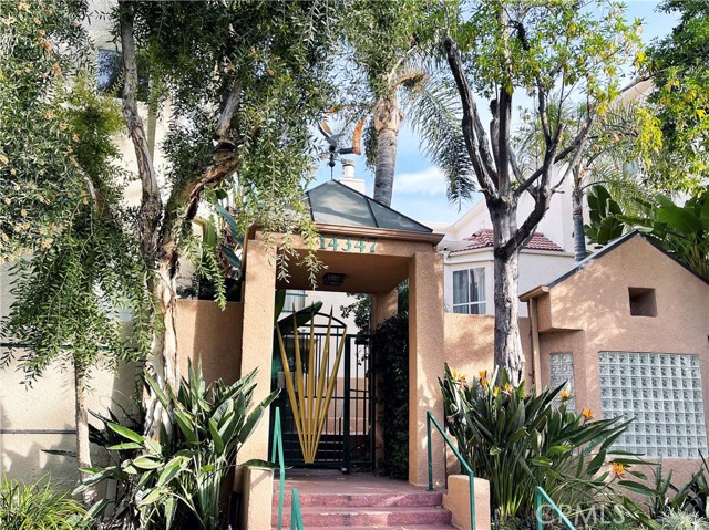 2 Bed Home for Sale in Sherman Oaks, California