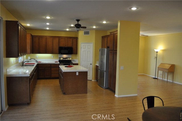 Open kitchen with island.