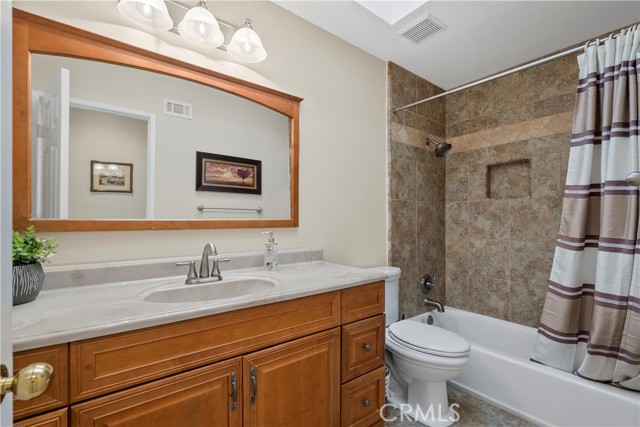 5 Bed Home for Sale in Saugus, California