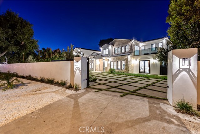5 Bed Home for Sale in Encino, California