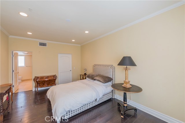 851 N San Vicente Boulevard 125
