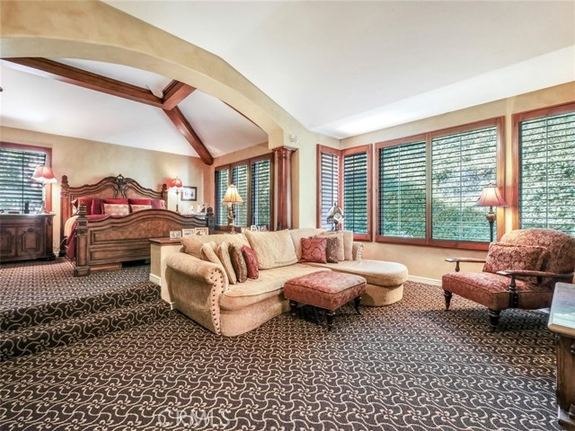 5 Bed Home for Sale in Calabasas, California