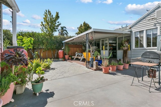 2 Bed Home for Sale in Van Nuys, California