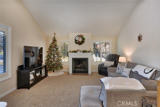 2 Bed Home for Sale in Newhall, California