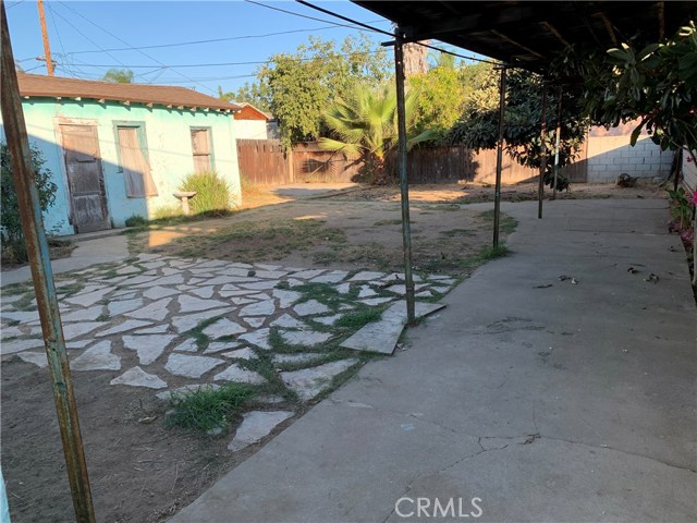 2 Bed Home for Sale in San Fernando, California