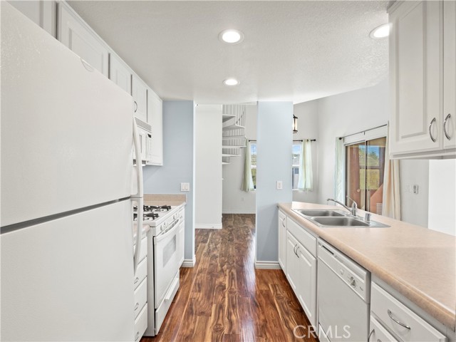 1 Bed Home for Sale in Saugus, California