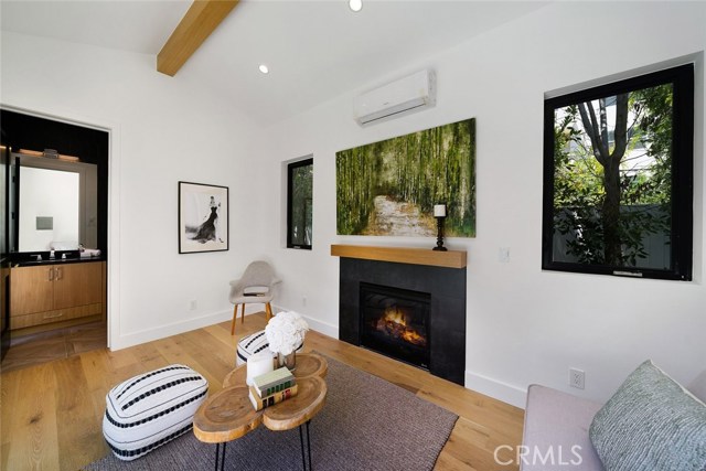 6 Bed Home for Sale in Studio City, California
