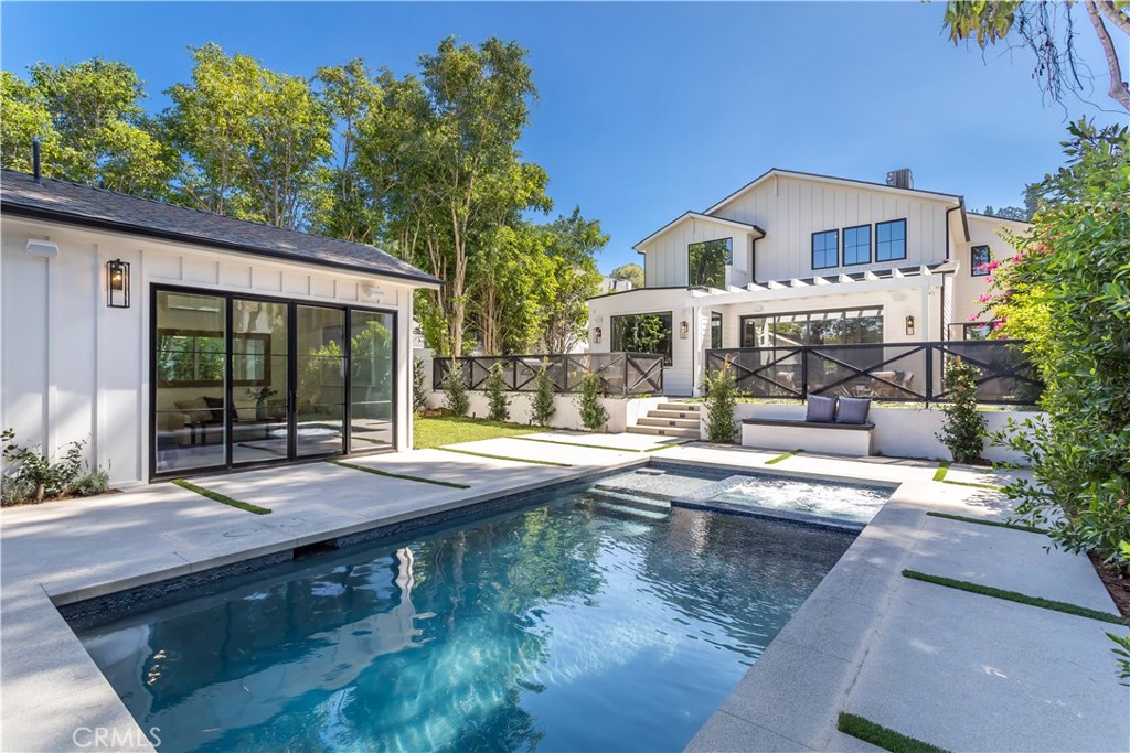 Photo of 15125 VALLEY VISTA Boulevard, Sherman Oaks, CA 91403
