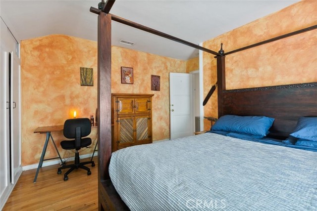 2 Bed Home for Sale in Van Nuys, California