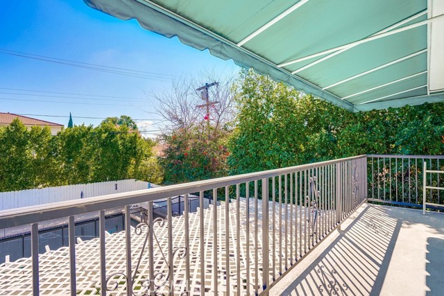 5 Bed Home for Sale in Valley Village, California
