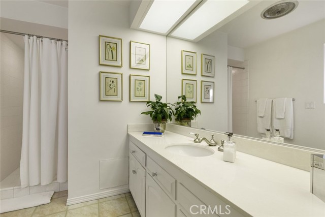5 Bed Home for Sale in Encino, California