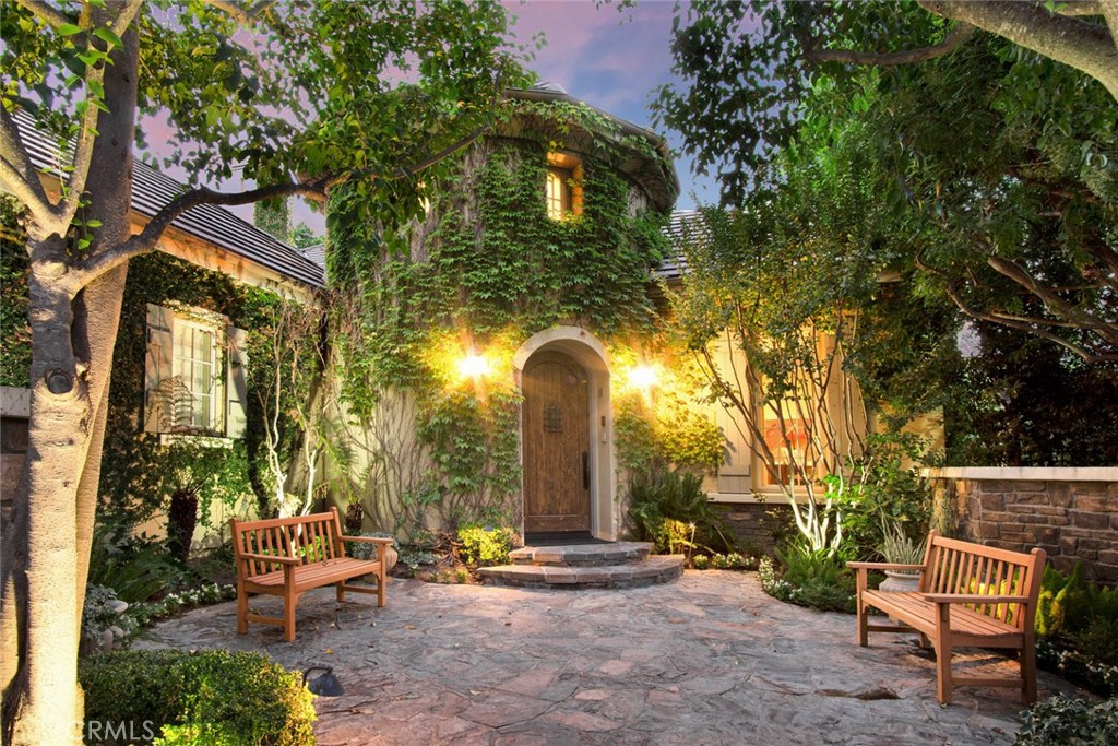 Photo of 3865 PRADO DE LA MARIPOSA, Calabasas, CA 91302