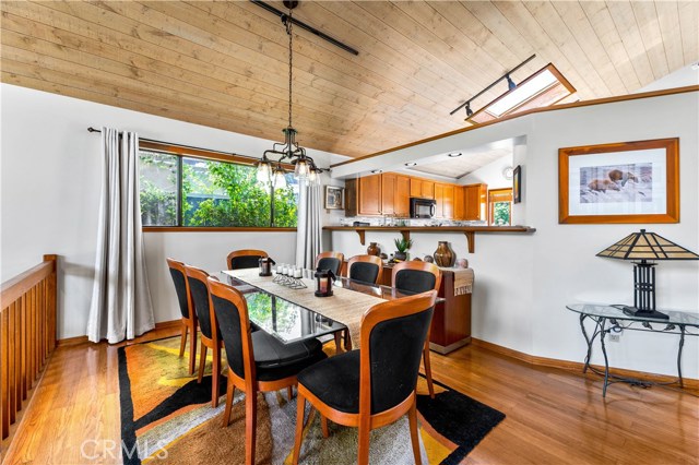 1104 Steinhart Avenue, Redondo Beach, California 90278, 3 Bedrooms Bedrooms, ,2 BathroomsBathrooms,Residential,Sold,Steinhart,SR19169285