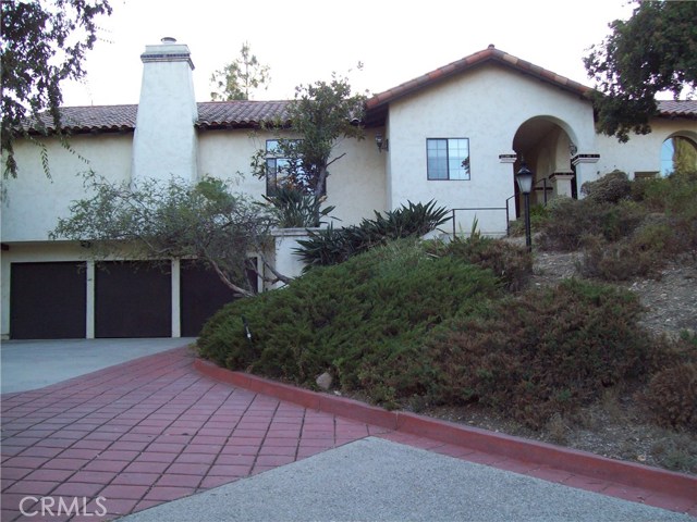 Photo of 563 Lone Oak Drive, Thousand Oaks, CA 91362