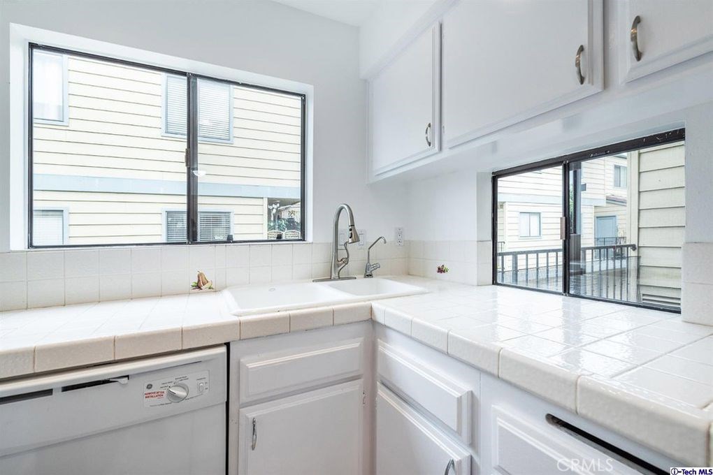 Photo for 419 PIONEER Drive, 2, Glendale, CA 91203 - Listing #SR-19248488 419 PIONEER Drive, 2, Glendale, CA 91203