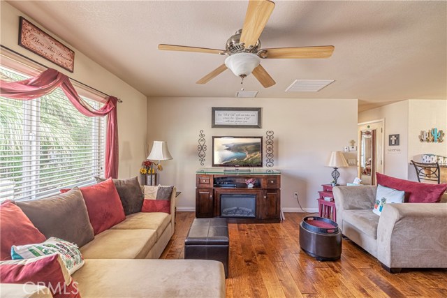 6 Bed Home for Sale in Palmdale, California