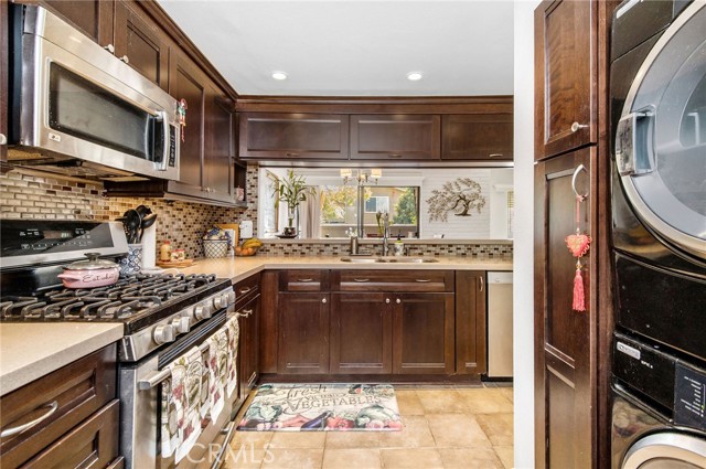 2 Bed Home for Sale in Van Nuys, California
