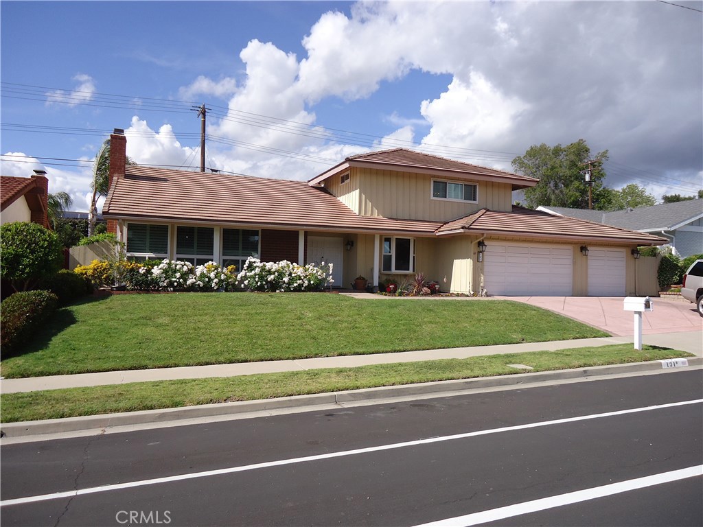 Photo of 131 WEST AVENIDA DE LAS FLORES, Thousand Oaks, CA 91360