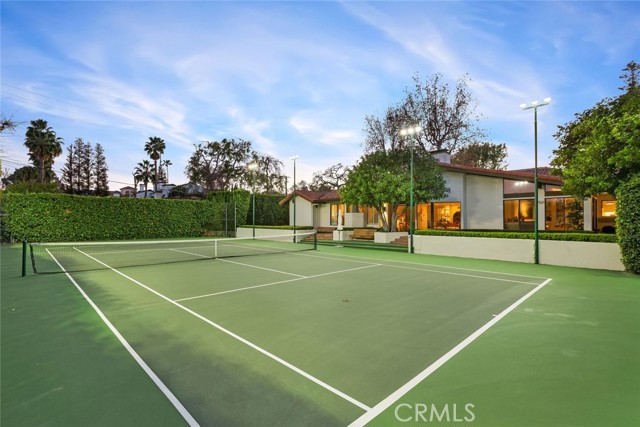 5 Bed Home for Sale in Encino, California