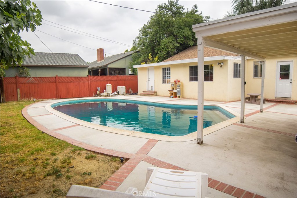 8023 WYNNE Avenue