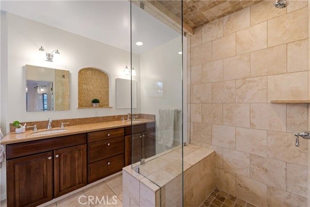 5 Bed Home for Sale in Studio City, California