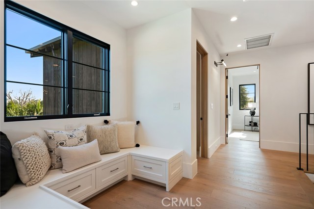 5 Bed Home for Sale in Encino, California