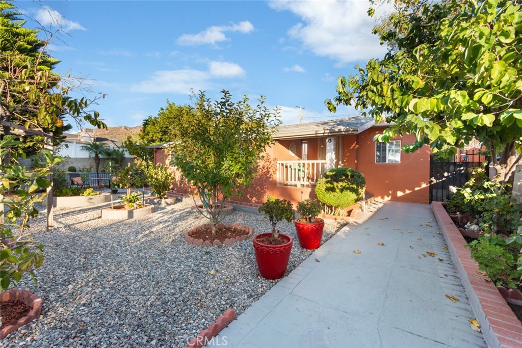 Photo for 10446 COMMERCE Avenue, Tujunga, CA 91042 - Listing #SR-19264417 10446 COMMERCE Avenue, Tujunga, CA 91042
