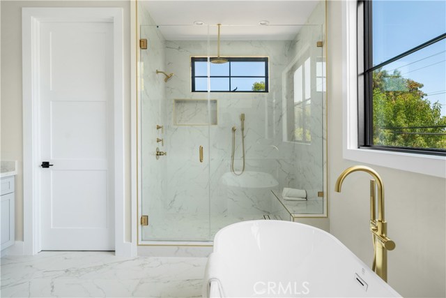 5 Bed Home for Sale in Encino, California