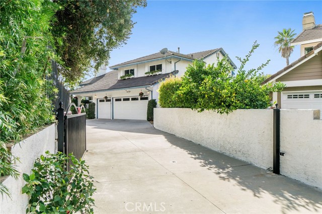 Photo of 22100 Dardenne Street, Calabasas, CA 91302