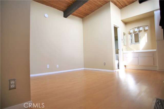 1 Bed Home for Sale in Encino, California