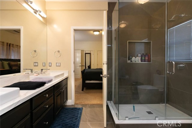5 Bed Home for Sale in Valley Village, California