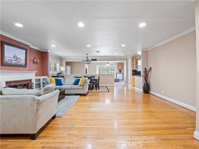 4 Bed Home for Sale in Sherman Oaks, California